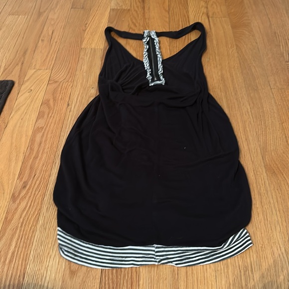 Seductions black and white small tank top - Picture 3 of 4